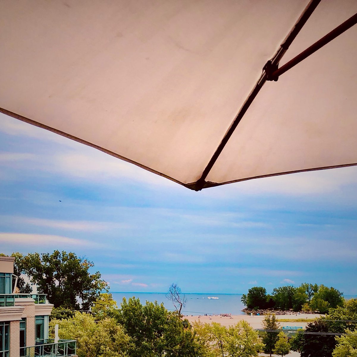 Set sail into September with this stunning view for all seasons my.matterport.com/show/?m=YBYeRL… #beachbalconyview #beachpenthouse #BEACHLIFE