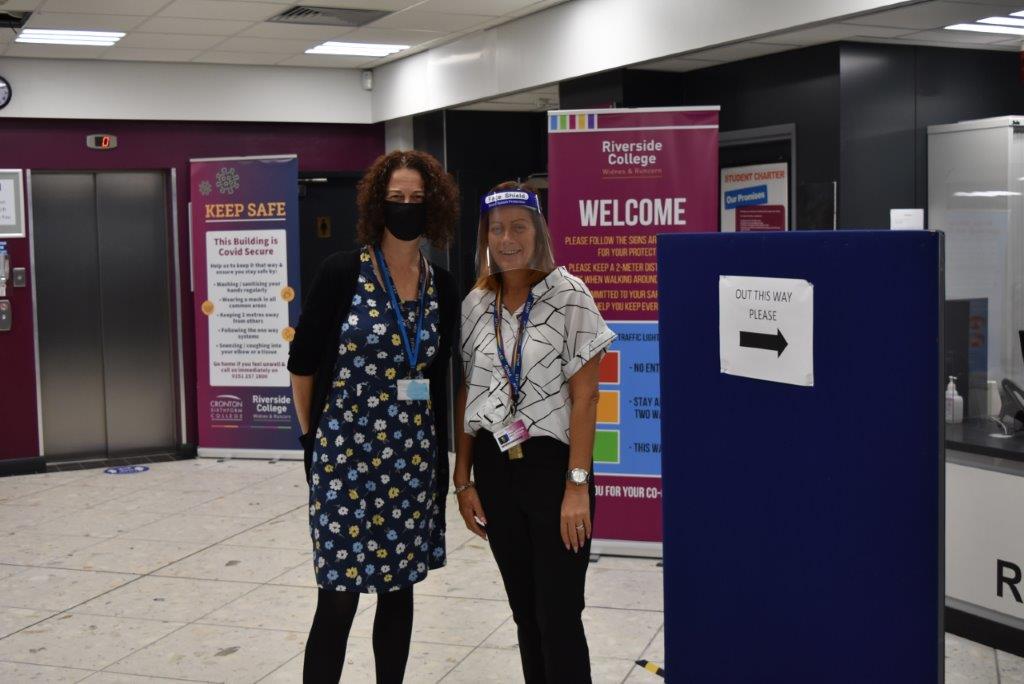 riversidecoll's tweet image. It&apos;s been great welcoming more of our new and returning #students to #College today!

It has been wonderful to see everyone adhering to our #Covid safety guidelines.

We hope you all stay safe and enjoy your first week back with us!