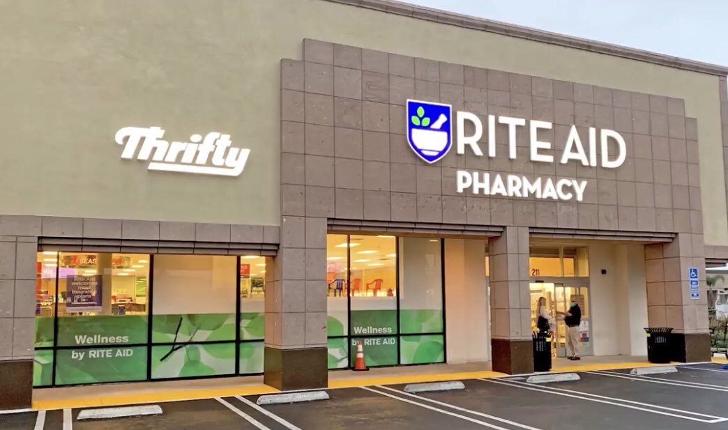 davismarketing3's tweet photo. Honored for the materials DMA represents to be selected for the new RiteAid “store of the future”.
Plaskolite Optix 7328LD non-glare white/Optix 2447LD with 3M green& blue translucent.
SloanLED Prism & SignBox 3 5000K modules for@lettters & cabinets.#Sloanled #plaskolite https://t.co/sKcLOYc4XF