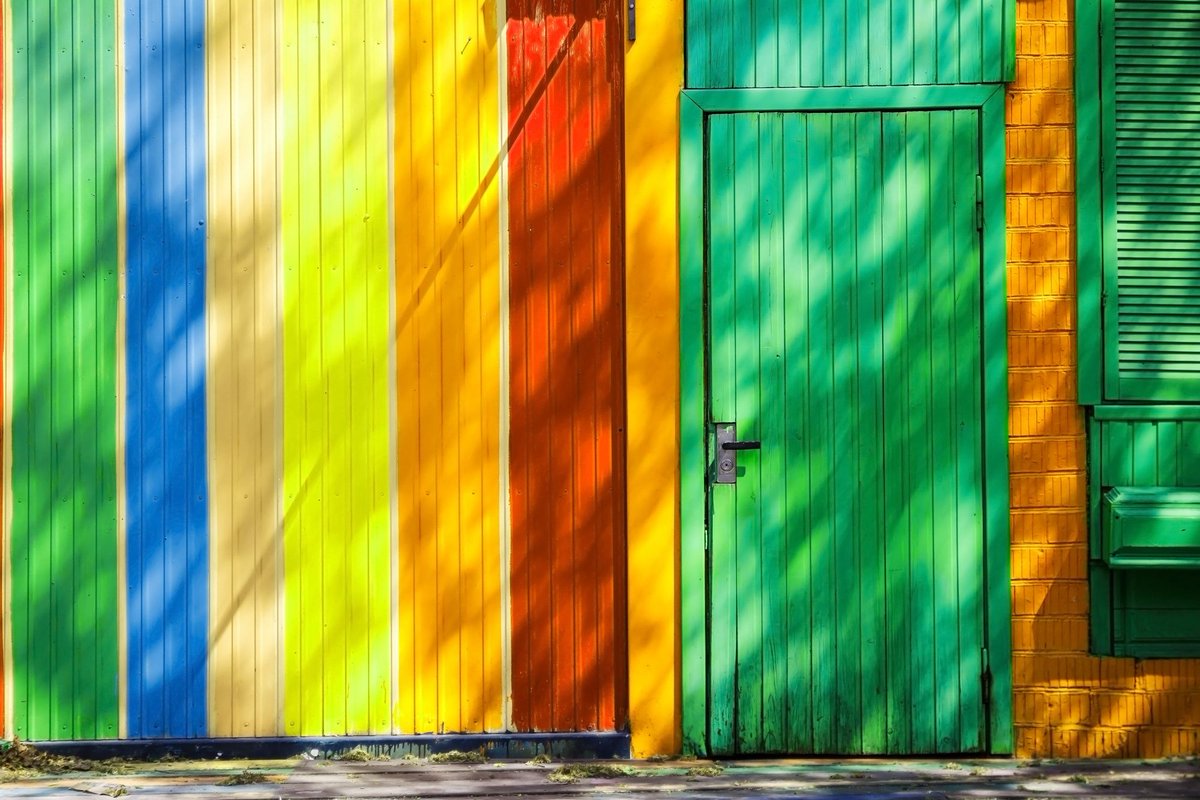 Color and the perception of color are responsible for a variety of psychological stimuli and affect how we experience the spaces around us. So what is color’s role in architecture? buff.ly/2QTnG8Z