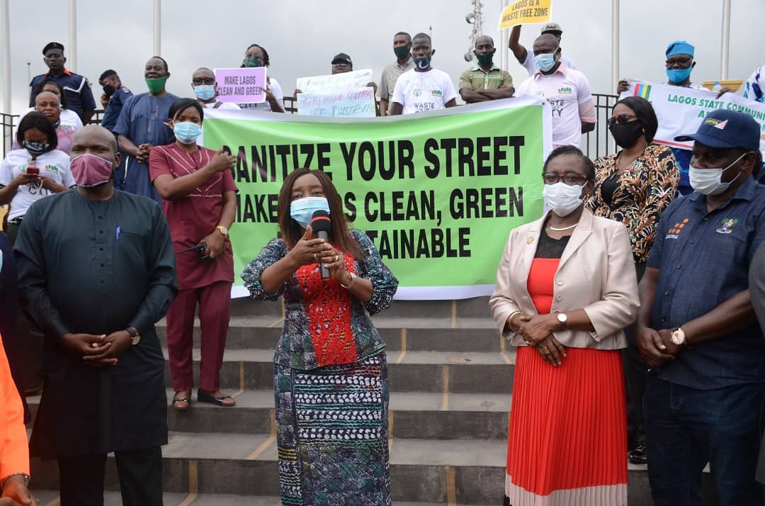 Lawma_gov's tweet photo. To create awareness on the importance of sustainable waste management, we joined the wife of the Lagos State Governor, Dr. (Mrs.) Ibijoke Sanwo-Olu, during today's "Walk-Against-Waste", organised by SWEEP Foundation, in conjunction with #LAWMA, at Alausa, Ikeja.

#KeepLagosClean https://t.co/OmiXhXAFwi
