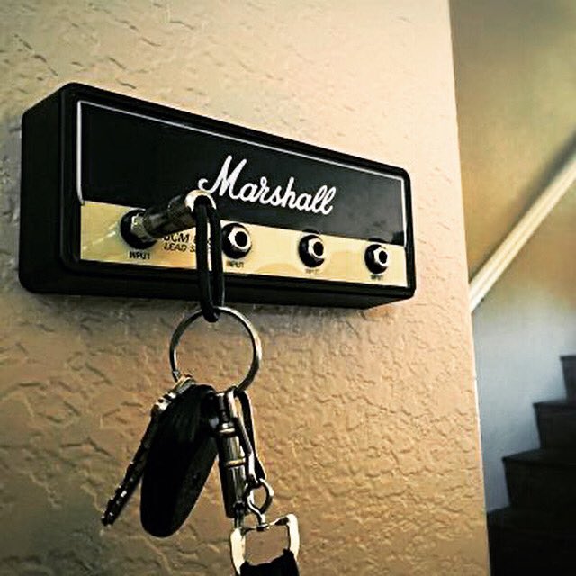PlaidOnFlannel's tweet photo. Turn your #Keys up to 11! 🔑🎛🎸

#KeyHanger #GuitarAmp #CarKeys #MarshallAmps #Household #GuitarInput #Amplifier #Guitarist #Musician #JimmyPage #StevieRayVaughan #EddieVanHalen #JimiHendrix #EricClapton #BrianMay #JohnFrusciante #DavidGilmour #TonyIommi #JackWhite #AngusYoung https://t.co/qBcYMoi2VI