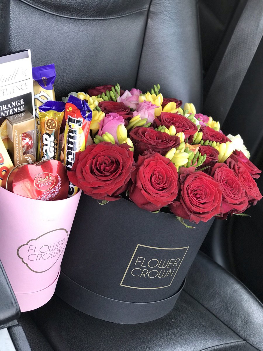 flowerr_crown's tweet photo. GIVEAWAY TIME!!🎁

We are turning 2🎂🎈
To celebrate 🎉 we're giving away a large boxed arrangement, calorie box and a surprise gift 😃

To enter:
#FlowerCrownTurns2
Tag a Friend 
Retweet this post
&amp; Follow us

Good luck!

Competition ends 08/10/20

Leaf an impression 😢 https://t.co/ZY9gEVHnnP