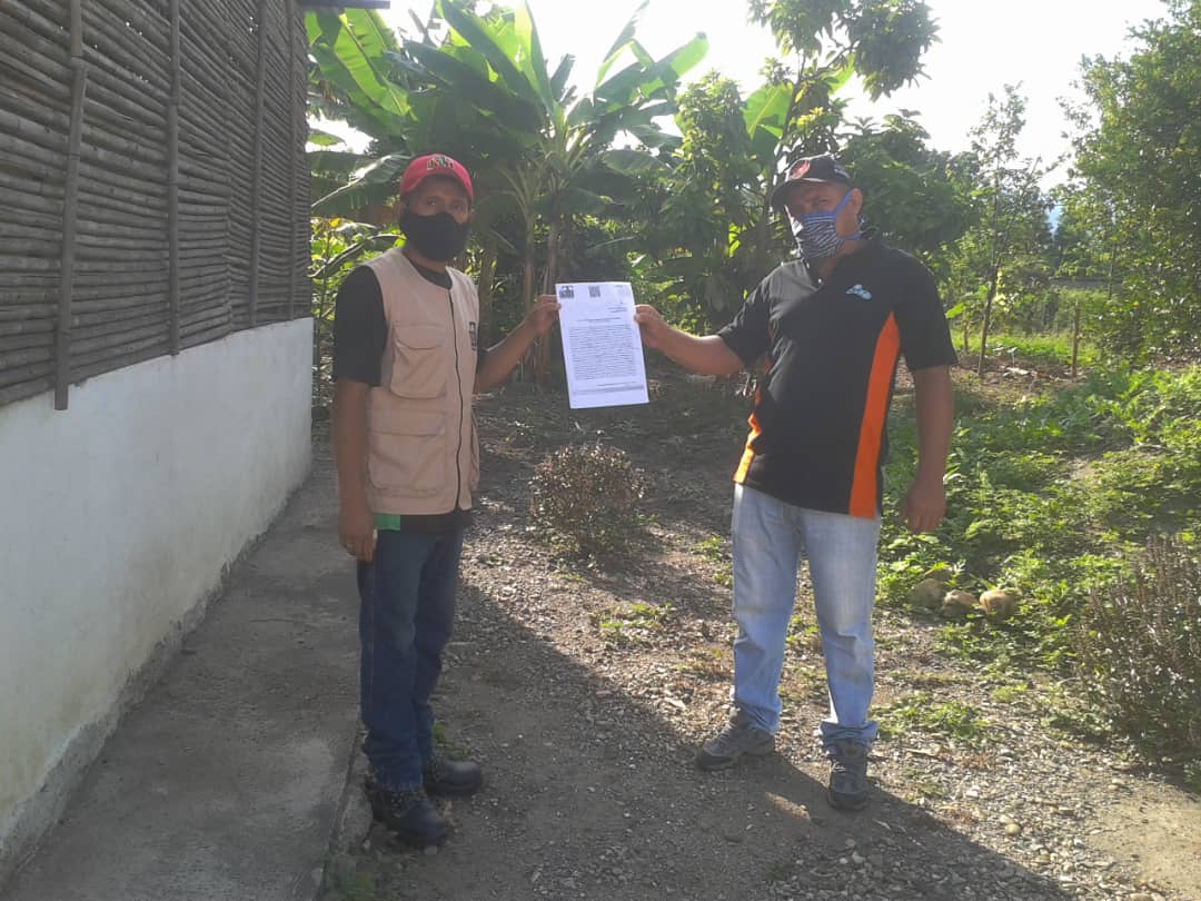 inti_ve's tweet photo. #8Sep | Continuando con la entrega de superficie productiva a conuqueros y conuqueras, el Instituto Nacional de Tierras a través de su Oficina Regional Trujillo, entregó 7 instrumentos agrarios a campesinos productores del municipio Candelaria.
#SolidaridadEntreLosPueblos https://t.co/viOiYZD9mG