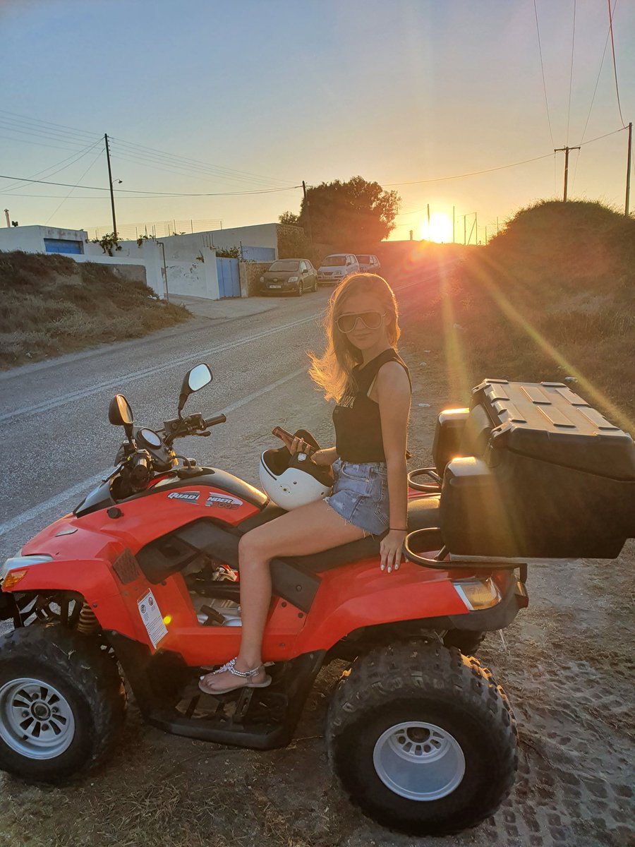 aly_bates's tweet photo. #quad riding into #sunset https://t.co/NbNvZxf0B4