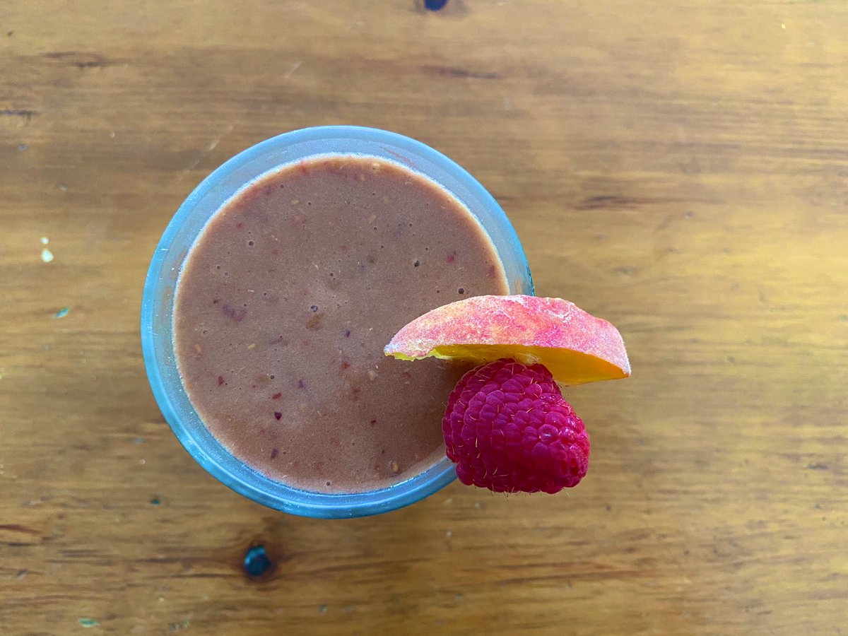 Breakfast: Peach and raspberry smoothie (and I just realized there is no raspberry emoji, sad)