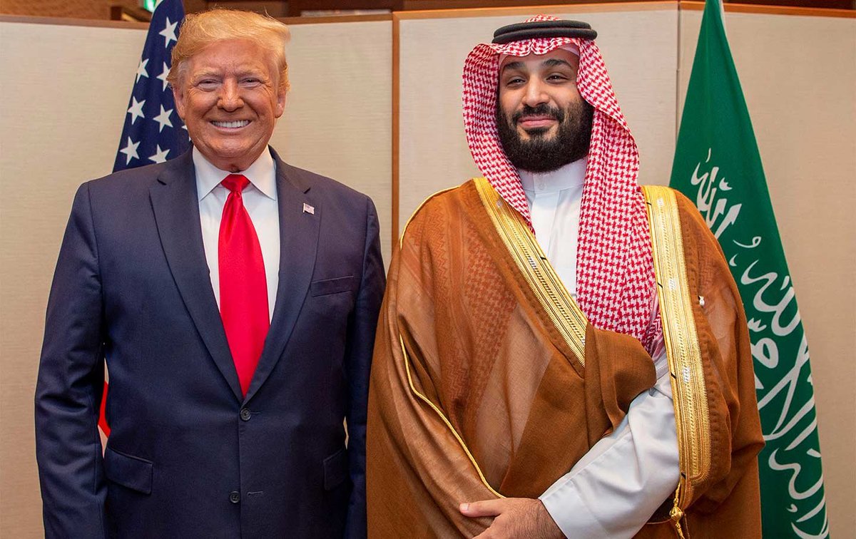 ColossusDiplo's tweet photo. Don't forget Saudi's involvement in
- 9/11
- Pensacola attack
- #BezosHack
- Murder of Jamal Khashoggi
And Trump is hosting MbS and selling weapons to Saudi Arabia.
Also, bin Laden's niece has endorsed Trump recently https://t.co/3lAY2XSbJe