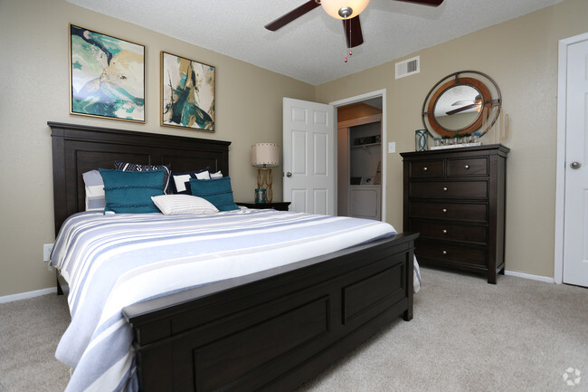 highlandwalk's tweet photo. Need a vacation from your vacation? Get some rest in your spacious bedroom after all the weekend festivities! https://t.co/xBoztY5ELd