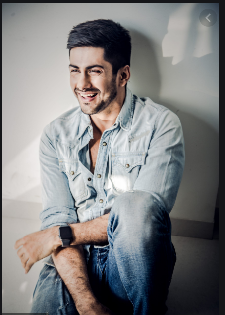 KoolKokil's tweet photo. @namitter29
 You have such an innocent and indescribable smile which is truly one of a kind .Your smile is enough to make us feel better. Keep smiling always...lots of https://t.co/If80NIyJ5r heart
#NamitKhanna
@TeamNamitK29 https://t.co/6YRN6BuFFc