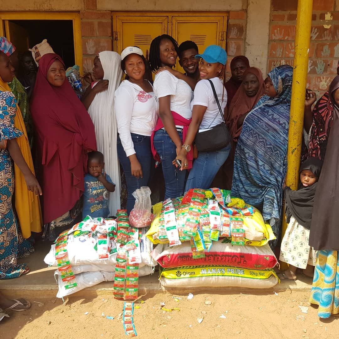 Pkfoundation1's tweet photo. @Mazigburugburu1 @bimbo_cash Good Evening Mazi, and a very Happy Birthday to #Maziboo #MaziCelebratesBoo
Princely Kids Foundation (CAC/IT/NO 114803). PKF is a non-profit organization established with the aim of achieving Sustainable Development goals (SDG) 1, 2 3, 4.
SDG 1 (No Poverty), SDG 2 (Zero Hunger) https://t.co/ME6kACJXHY