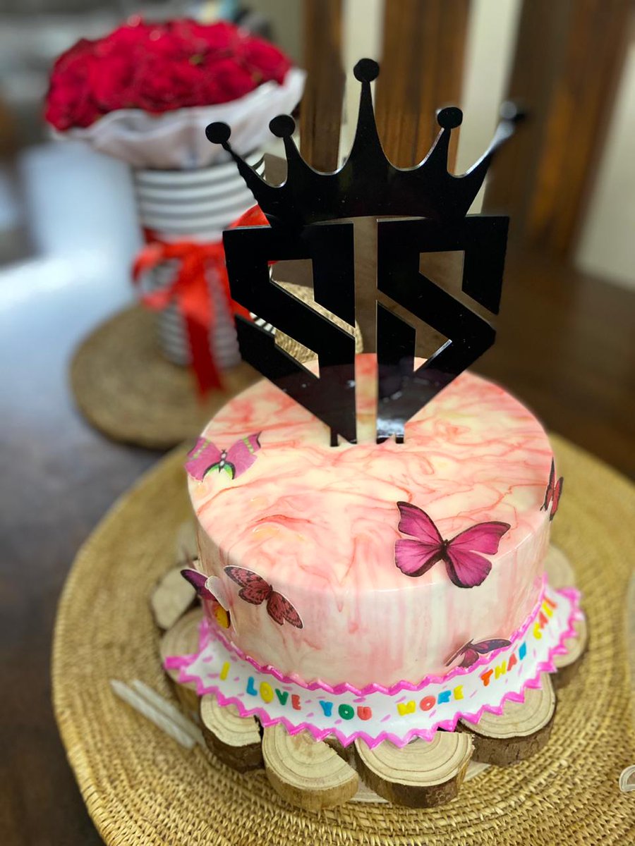 KeyaSMamma's tweet photo. Cake this year. 🥰👇🎂
#16YearsOfTogetherness #AnniversaryCeleberation https://t.co/3dwYQV3ldl