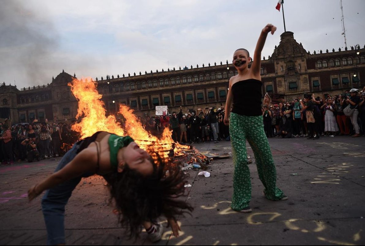 Victoria Razo, Fotoperiodista.Su trabajo está enfocado en temas de derechos humanos, género, desastres ambientales y migración.IG:  https://www.instagram.com/_victoriarazo/&nbsp;