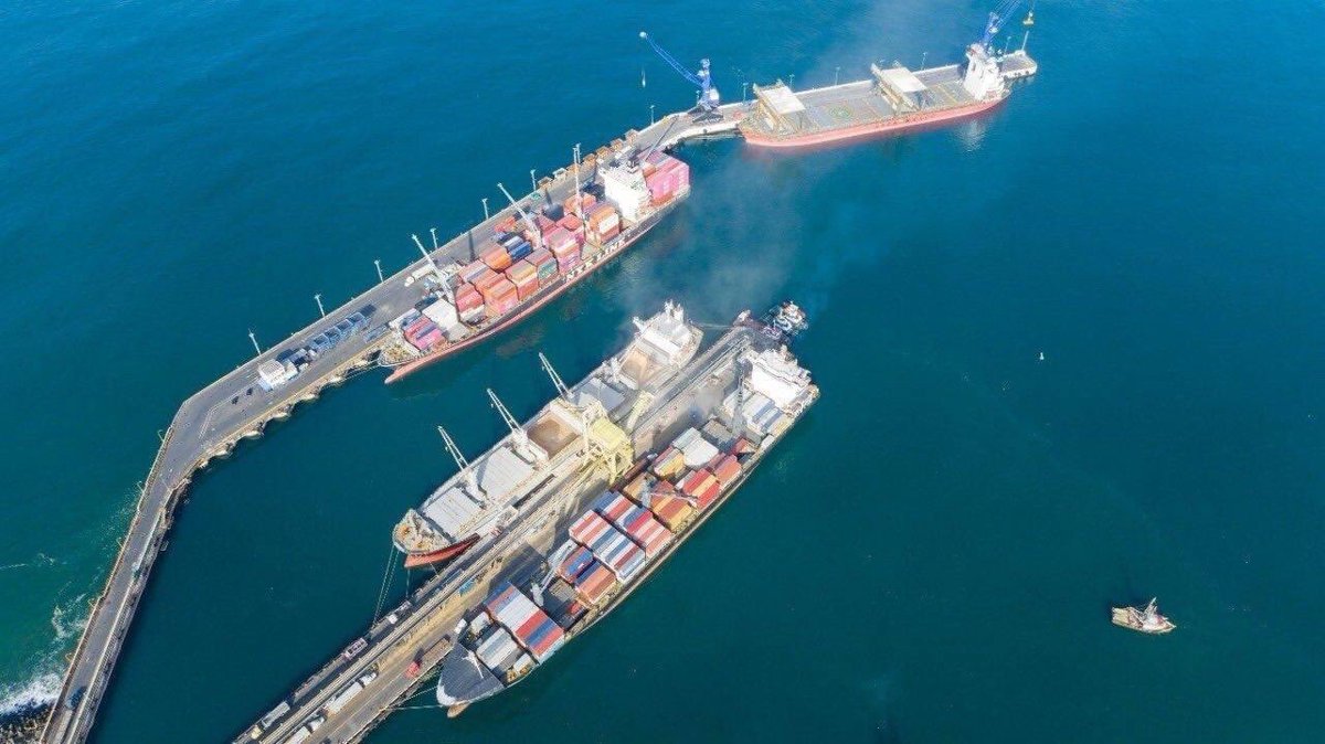 puertoactivo's tweet photo. El Plan de Desarrollo en el Puerto de Acajutla contribuirá al crecimiento industrial y económico de El Salvador, mejorando la capacidad de procesamiento logístico, como un importante puerto en Centroamérica. #Cepa 
#PuertoDeAcajutla #PuertoActivo #ElSalvador https://t.co/tgHgNNJVRE