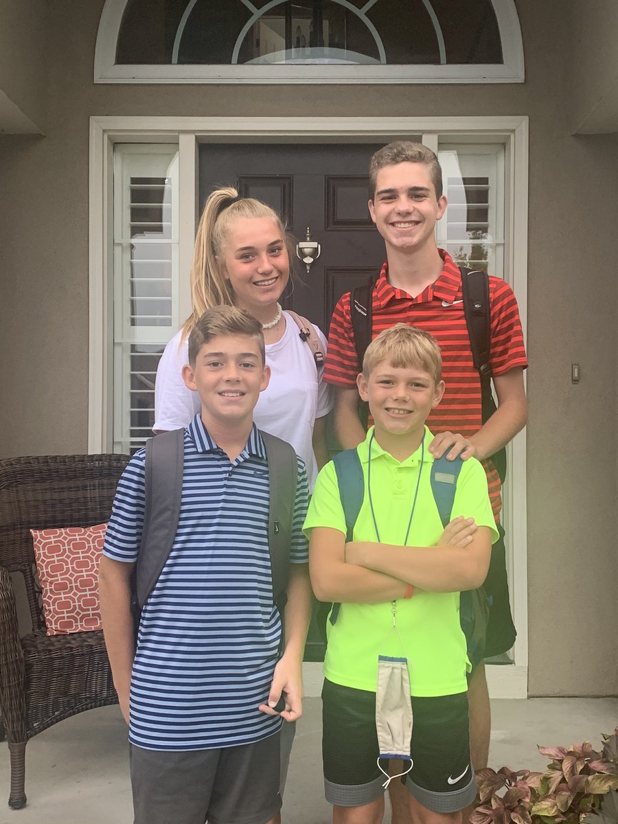k1209b's tweet image. First day @LIBERTYSCHOOLS This is the first time we have been able to get them all in the same photo #senior #sophomore #7thgrader #4thgrader