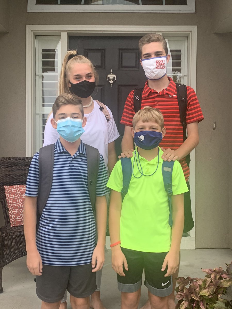 k1209b's tweet image. First day @LIBERTYSCHOOLS This is the first time we have been able to get them all in the same photo #senior #sophomore #7thgrader #4thgrader