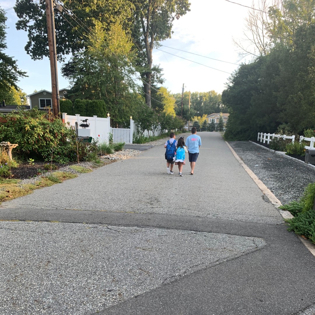 #MTPS1stDaySchool! Marco Domino (3rd) &amp; Francesca Domino (2nd) headed to #CedarHill w/big brother Dante Domino (7th)! Dante later logged-in for #Lazar remote learning at 8:40! Lazar classes will be VIRTUAL ONLY until 9/21. Have a GREAT Day 1! <a href="/LazarMTPS/">LazarPrincipal</a>  <a href="/CHES_Bulldogs/">Cedar Hill Elementary School</a>