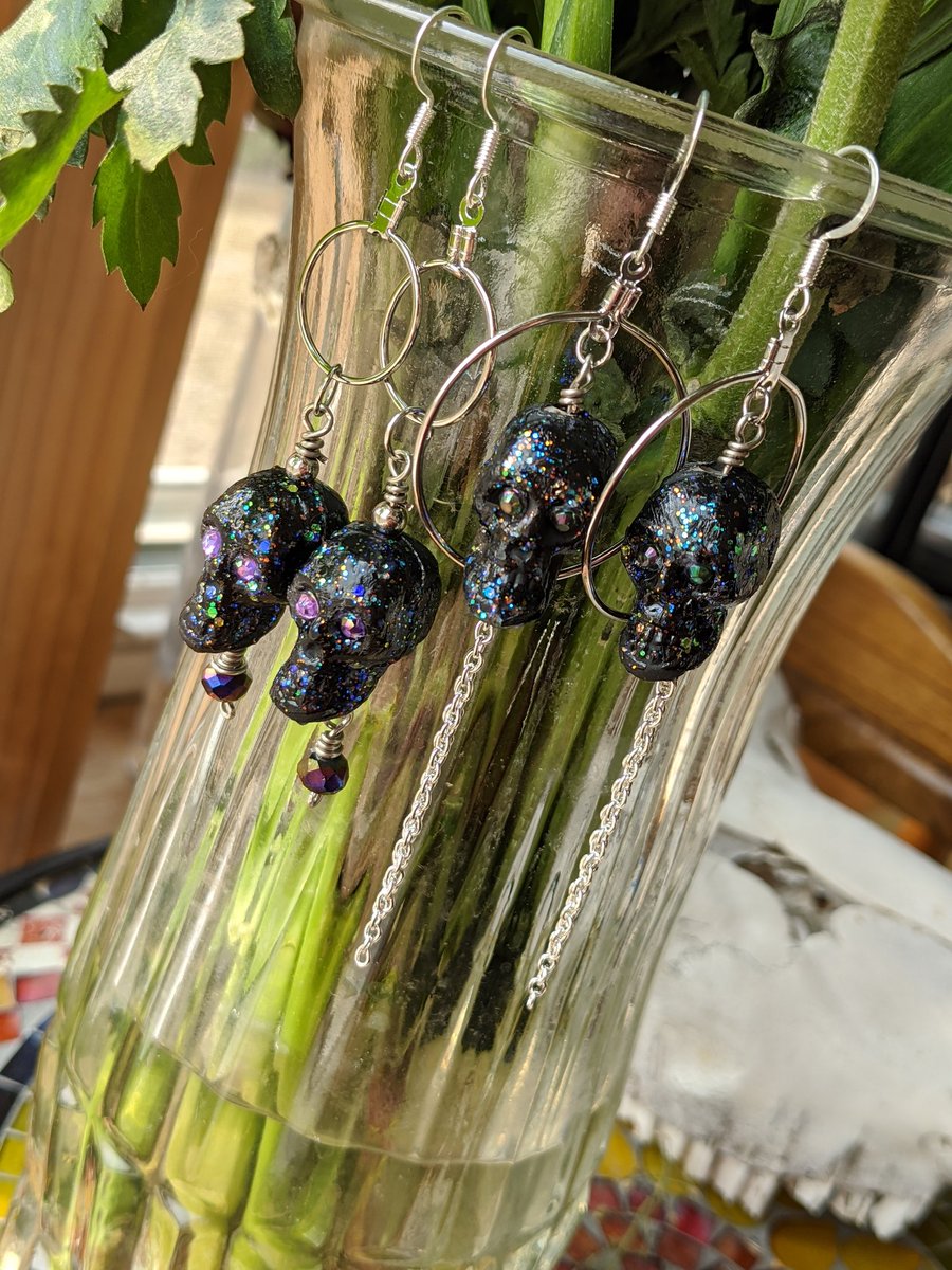 GinaMacabre's tweet photo. I've been MIA for a while but I've been busy. Check out the fun jewelry I made. #ginamacbre #macabre #skulls #brideofhades #diyordie https://t.co/WrszW3FIye