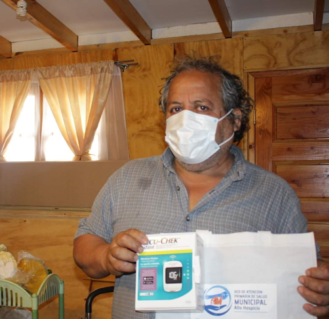 red_alto's tweet photo. Departamento de Salud de la comuna de Alto Hospicio entrega insumos a pacientes insulinorequerientes.
Se trata de la entrega de 1GLUCÓMETRO ACCU CHEK INSTANT , 1 DISPOSITIVO DE PUNCIÓN +LANCETAS y 25 TIRAS REACTIVAS ACCU-CHEK
#atenciónprimaria
#MAHOSPICIO
#QuédateEnTuCasa https://t.co/a0sJ75bHhq