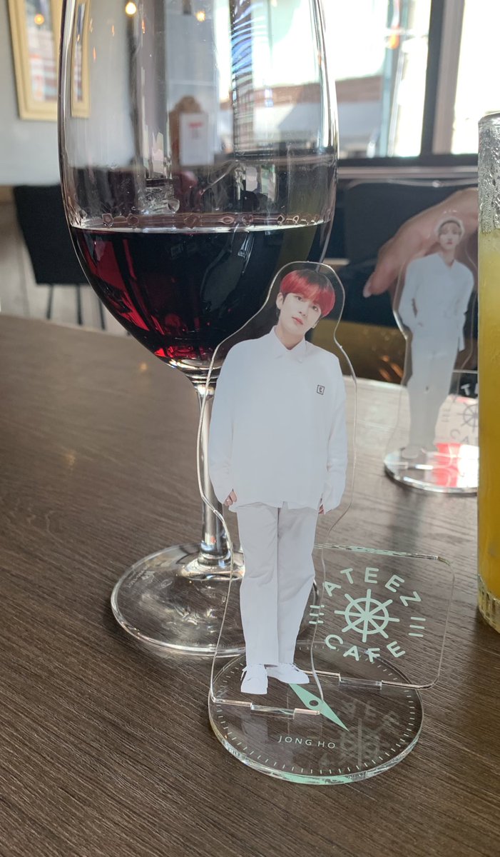 佐藤 レッドアイを頼んだのに赤ワインが来た時の佐藤 レッドアイ頼んだんですけど おねいさん えっ レッドワインじゃ いいですレッドワイン飲みます すみません 私の滑舌が悪かったかな って言ったらさんとa Aちゃんに感じ