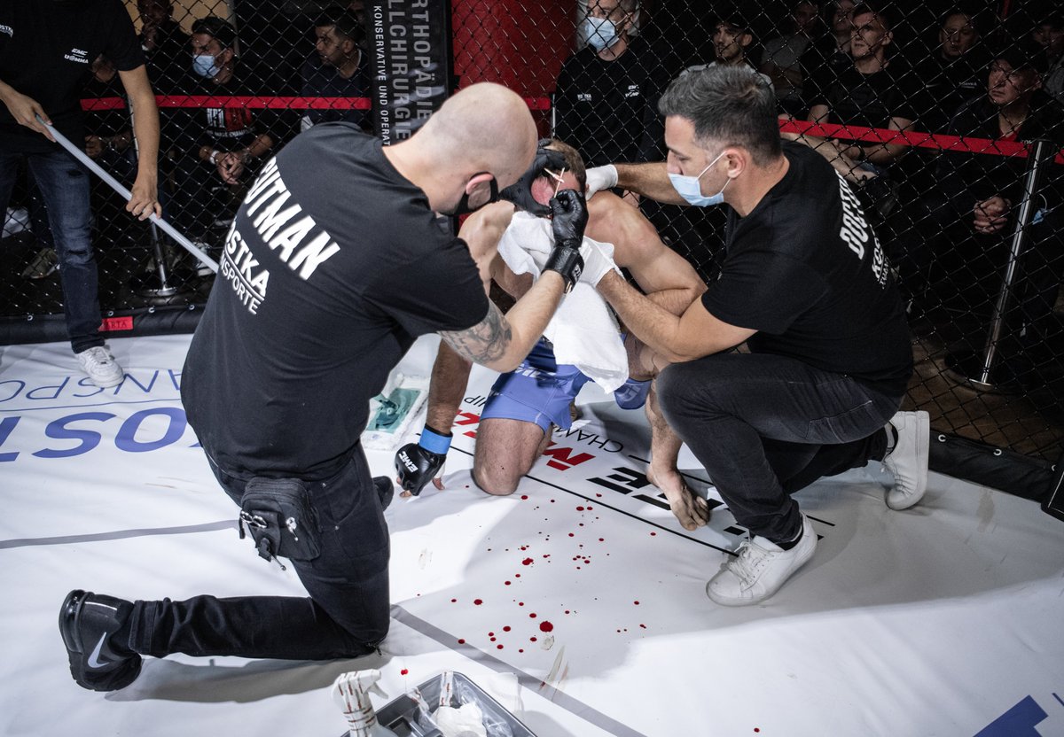 EMC_Promotion's tweet photo. An incredible performance from Georgia's Amiran Gogoladze at #EMC5 finishing MMA vet Pavel Kusch in the first round.
Full gallery up now on our Facebook page! https://t.co/BS7vjQDMJA