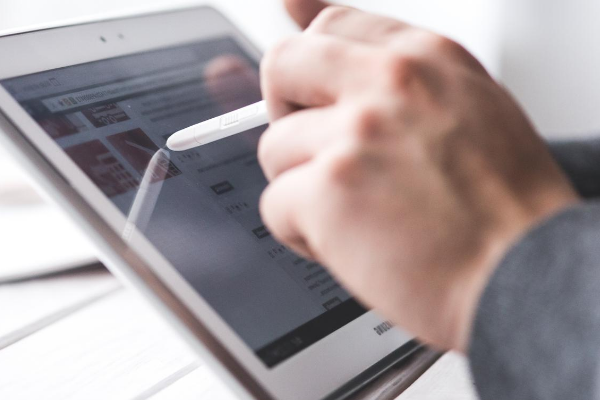 Uruguay cuenta con una #EstrategiaDeCiudadaníaDigital.
Elaborada mediante un proceso de trabajo participativo, para una #SociedadDeLaInformaciónYElConocimiento, que pone énfasis en las habilidades necesarias para ejercer la ciudadanía en el #EntornoDigital
bit.ly/3lZYKw7