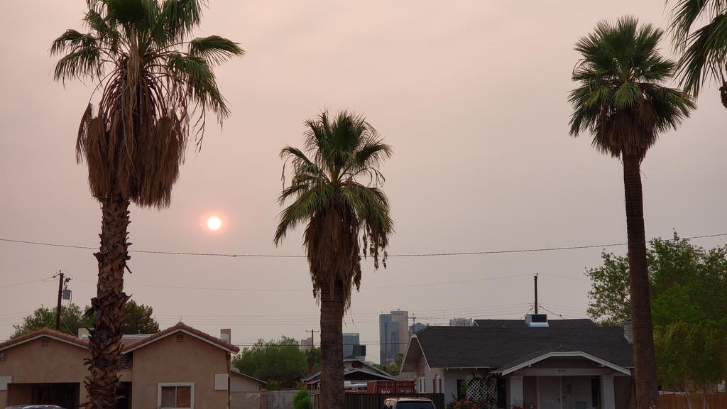 LeviP_fox10's tweet photo. Goodmorning check out the sun this morning near the Capitol #fox10phoenix https://t.co/O5VRvXc28W