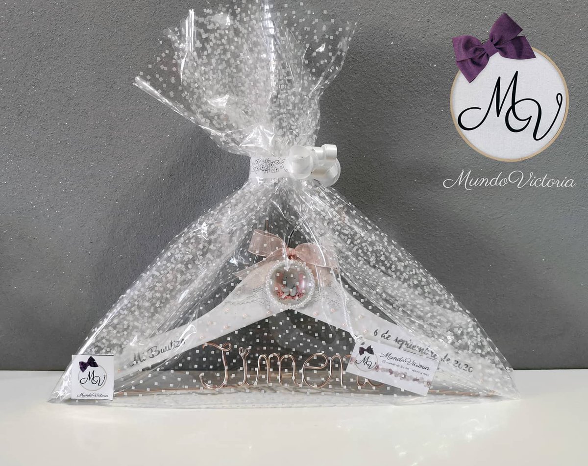 MundoVictoria15's tweet photo. ᴘᴇʀᴄʜᴀꜱ ʙᴀᴜᴛɪᴢᴏ❤️⠀⠀⠀⠀⠀⠀⠀⠀⠀

¿Tienes un bautizo próximamente?

Regala una percha personalizada con el nombre del niño o niña, la fecha, una dedicatoria...etc. ⠀⠀⠀

#bautizo #bautizos2020 #regalosoriginales #perchasbautizo #Valladolid https://t.co/fmwQ9UN5vM