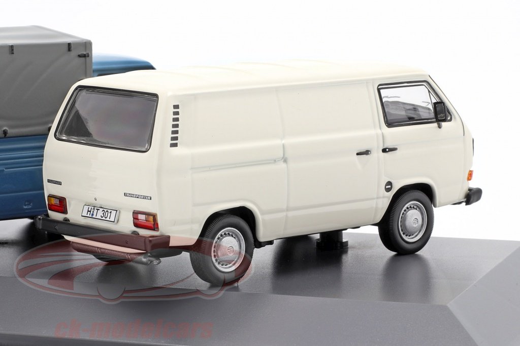 CkModelcars's tweet photo. #Volkswagen #VW Set 40 Jahre #T3 #Bus #Pritsche #Kastenwagen #modellautos #diecast #miniatures #modelcars scale 1:43 lim 500 pcs by #Schuco check out https://t.co/Q4jv87kONb 👍👍👍👍👍#autoindustrie https://t.co/bRehLjJIAN