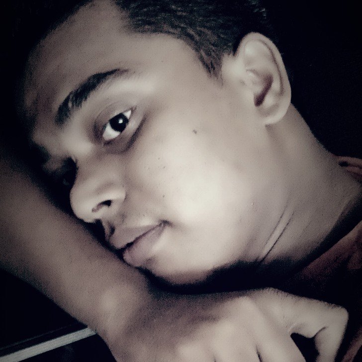 sofialam9's tweet photo. What's up guys... https://t.co/k5MLDvh7gB
