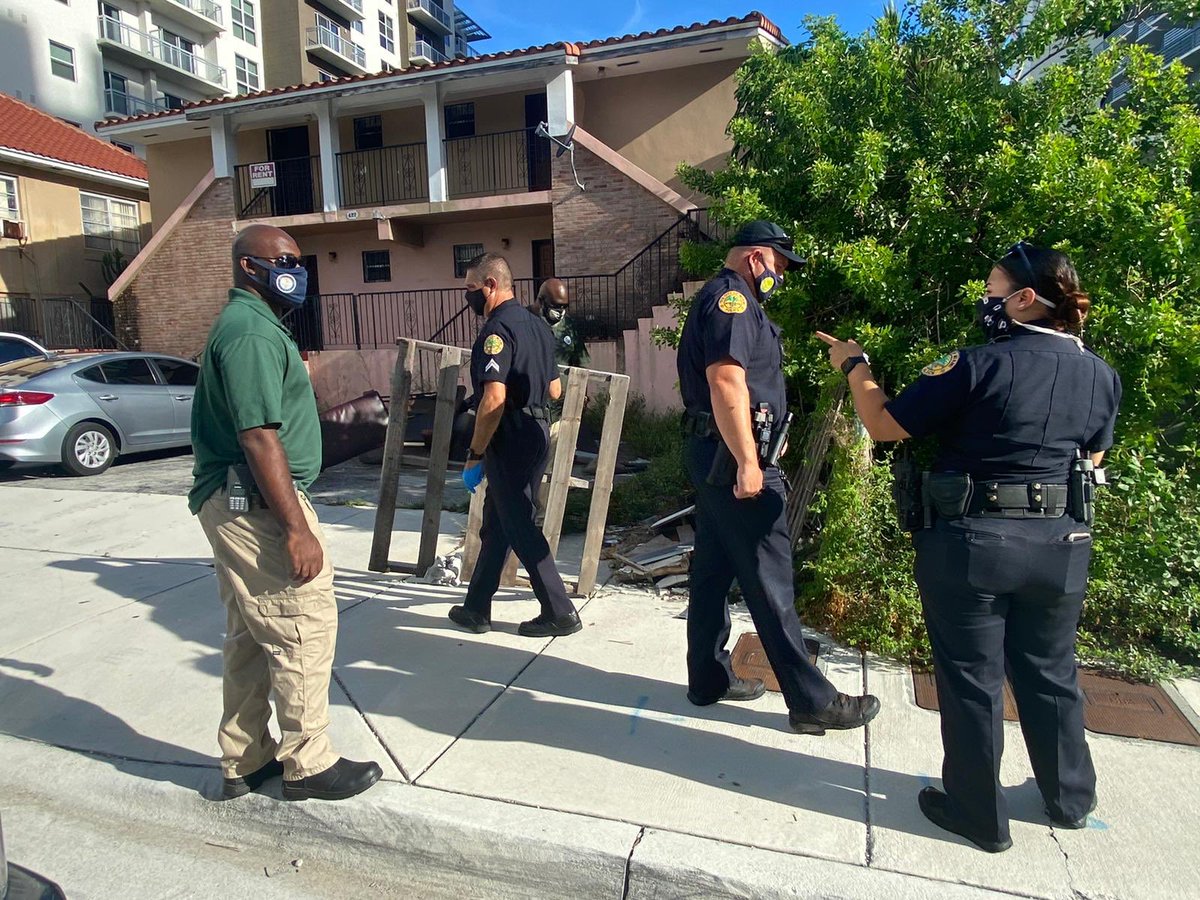FreddieCruz16's tweet photo. I want to THANK OUR Team and other @CityofMiami resources for their wonderful help this morning in the path to a cleaner and safer Edgewater.
Great Things To Come ! #proudcommander
@MajorFrankF @MoralesMiamiPD @Jcolina67 @mztbrown03 @BNAedgewater https://t.co/hEr6vzj2Eg