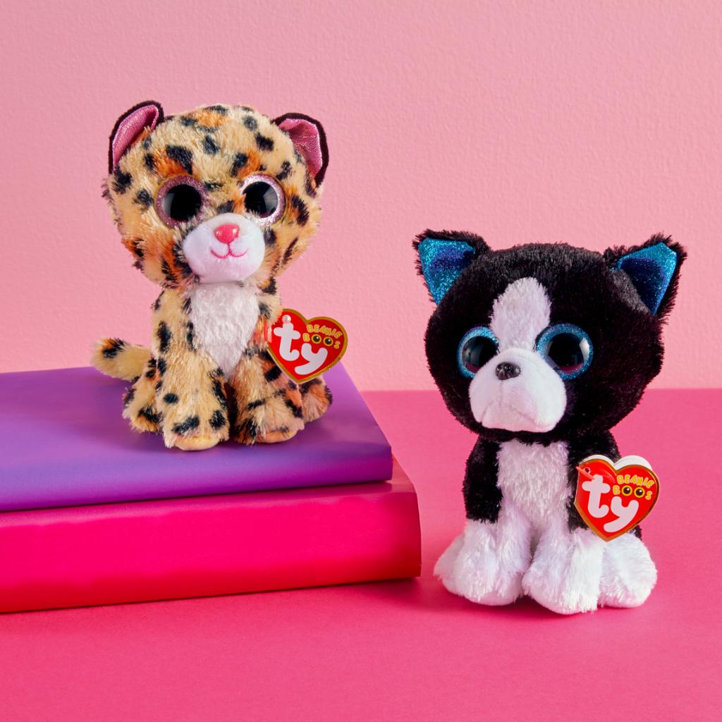 claires's tweet photo. Meet Lacey and Baxter our adorable new TY plush! #ItsAtClaires 🐾 💖 ✨ https://t.co/NpEJWqtquh
