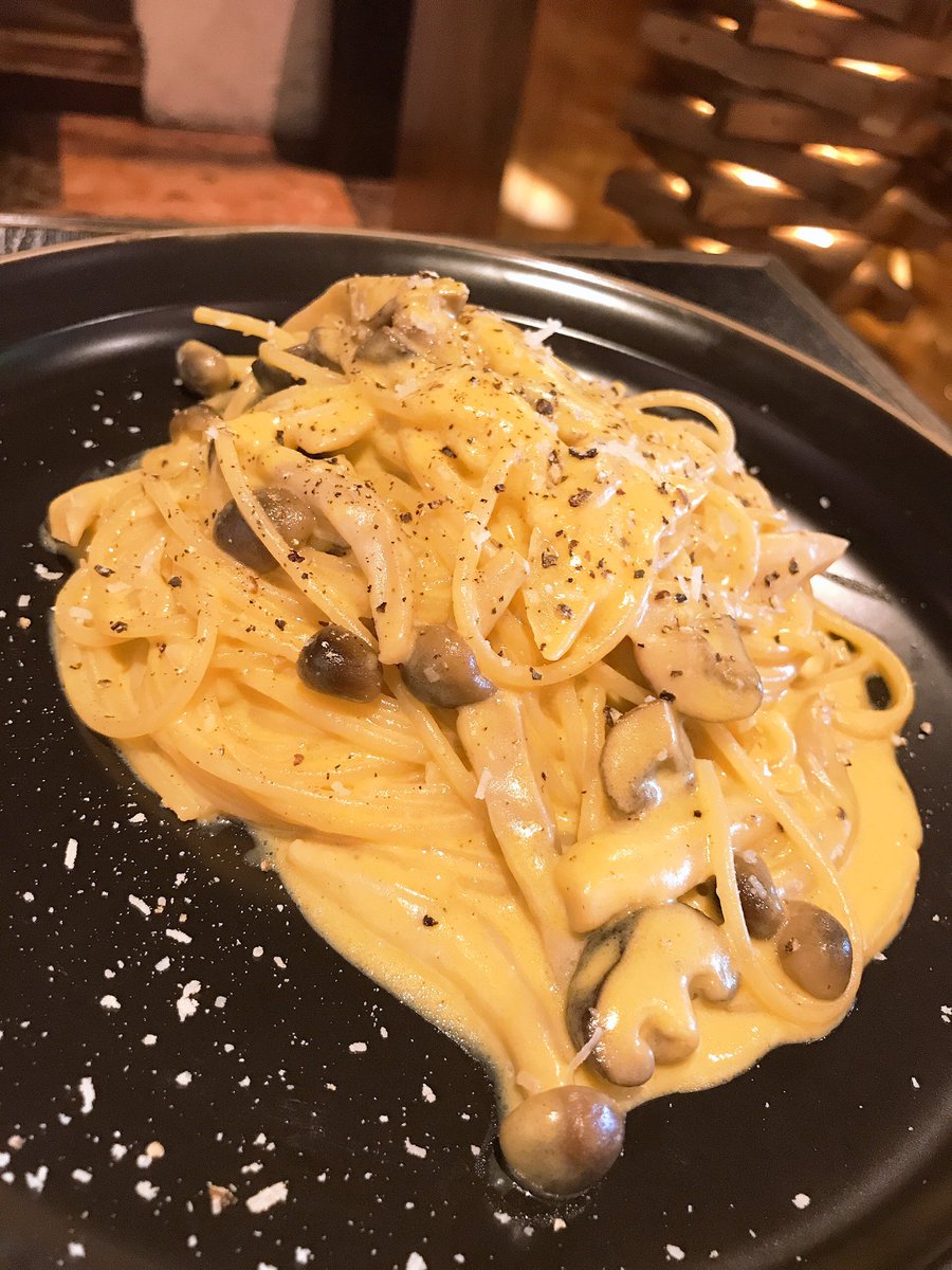 Diningbar17's tweet photo. 〈新メニューのご紹介〉
11日もしくは14日からメニューの入れ替えで10品追加する予定です！
その中でかぼちゃを使った3品のご紹介🎃
・かぼちゃとバターナッツのポタージュ
・きのこと濃厚なかぼちゃクリームのパスタ
・喫茶店風かぼちゃのプリン
明日はデザート2品ご紹介します😊 https://t.co/qbMVWbzspz