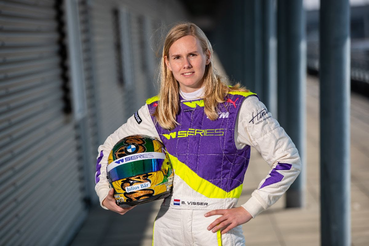 autosportnu's tweet photo. Beitske Visser rijdt de 24 uur van Le Mans - https://t.co/eQP6fkqAuk - Beitske Visser staat later deze maand aan de start van de 24 uur van Le Mans. De rappe dame maakt onderdeel uit van een volledige vrouwelijke rijdersbezetting en zij wordt bijgestaan door Tatiana Calderón e... https://t.co/AaLToCDaTu
