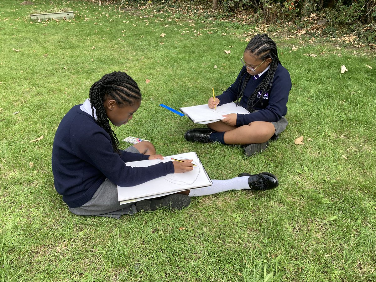 Christchurchsw9's tweet photo. ‘Space’ - time outdoors, time to draw, time to talk. #nurturinglearning #nurturinglearners https://t.co/dqYCnkuJMR
