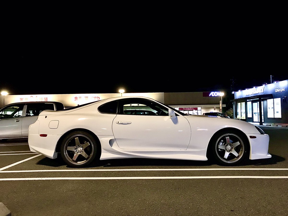 アスファルトタイヤを切りつけながら 夜のスーパーへ買い物 ツイレポ