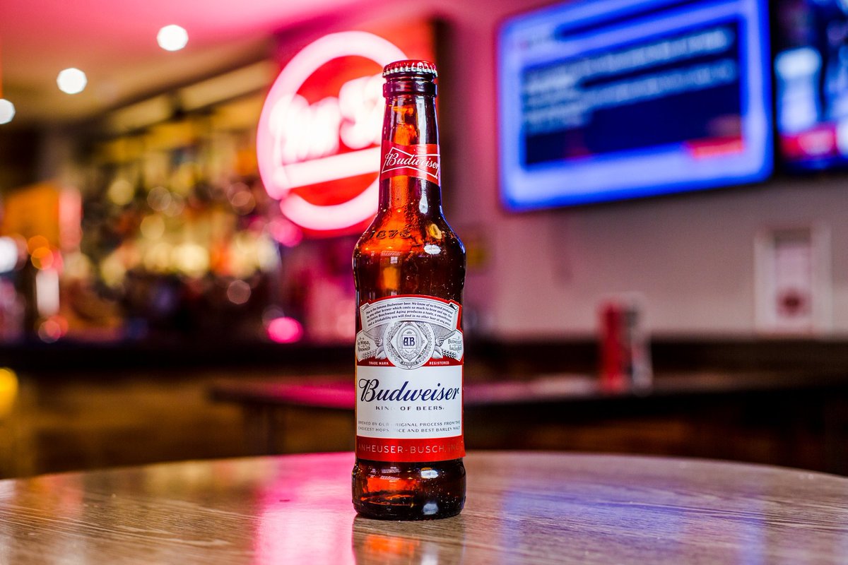 Bar52SS's tweet photo. Match day feels! ⚽️

Catch all of the action tonight from 7:45pm with multiple games being shown at once. Enjoy 4 bottles of Budweiser for £10 and sit back and take in all six matches. 🍻

Message the page to book your table now. https://t.co/f2fqW9IRr4