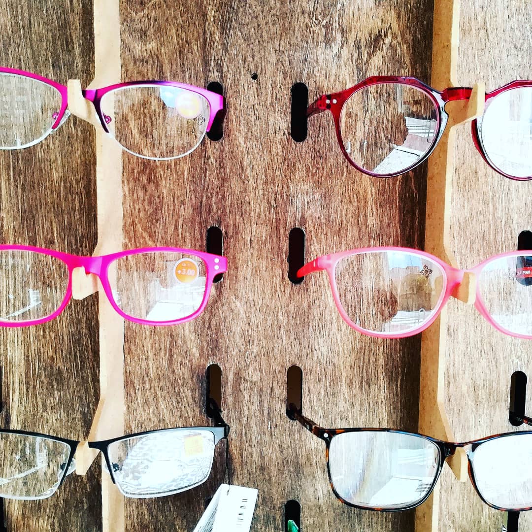 fmcorcoles's tweet photo. Elige tu modelo favorito: elegantes, modernas o clásicas. Las gafas de presbicia de @ia_interapothek  son lo más, pásate y elige tu modelo favorito. #farmaciamonicacorcoles #sabemoscuidarte #holamartes #holaseptiembre https://t.co/X61SvQc6XZ