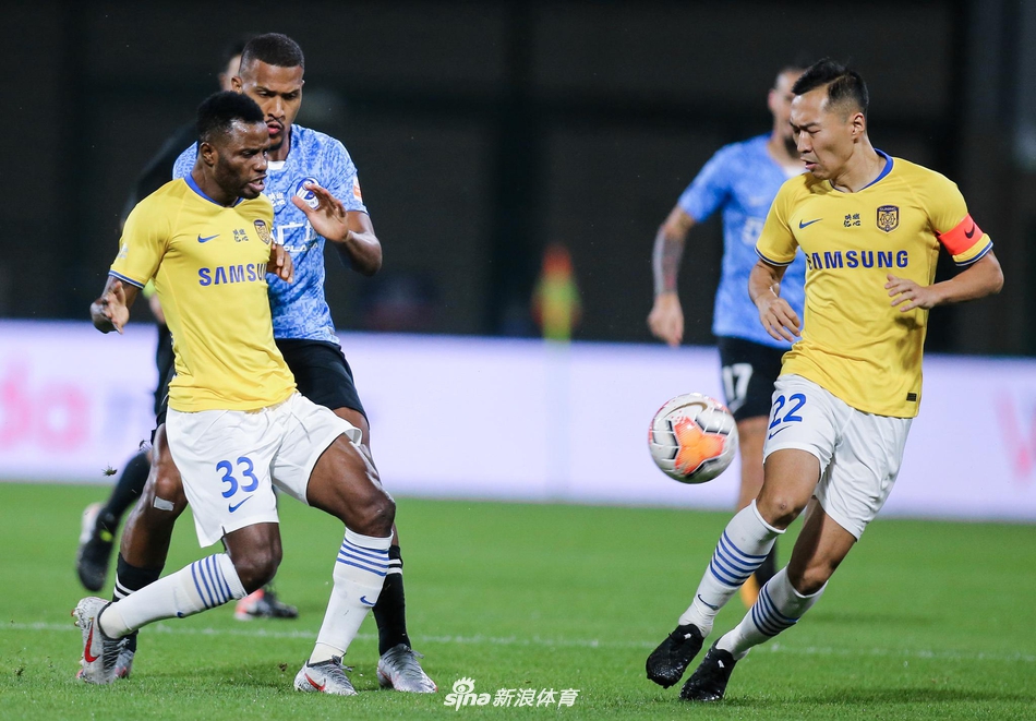CSLfutbol's tweet photo. 🇨🇳 #SuperLigaChina J10 (#Dalian)
⚽️ #DalianProFC x #JiangsuSuning 1-1 (@salorondon23 23' / @miranda023 81') https://t.co/WhucpN8zLH