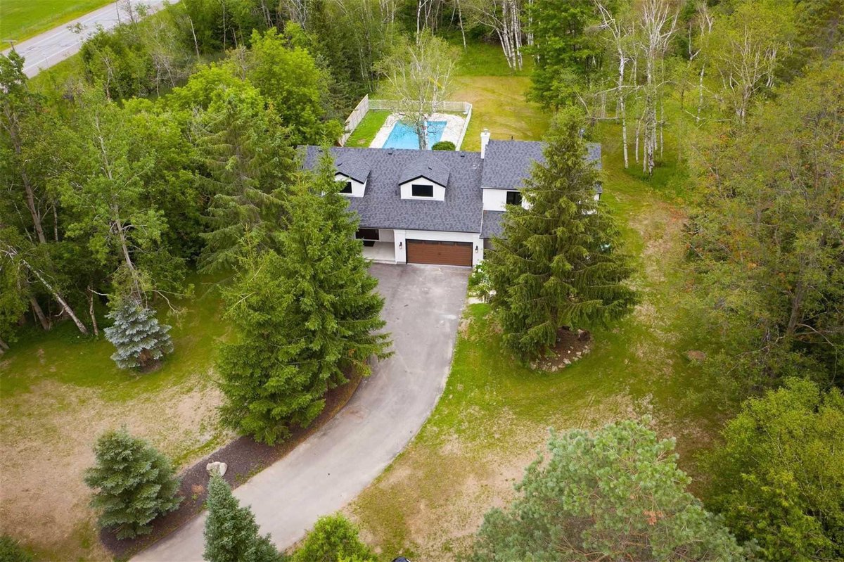 sellwithsingh's tweet photo. 🌟 JUST LISTED!! 🌟 18420 Mountainview Rd, Caledon 
List:$2,099,000 🛏️ Beds: 4 🛀 Baths: 3

Spectacular Luxury Ranch Style Contemporary Masterpiece on 3 acres with over 4000 square feet of living space. ** DON'T MISS THIS ONE ** 

📱647-479-6232
📩 info@sellwithsingh.com https://t.co/5ANScCrMSP