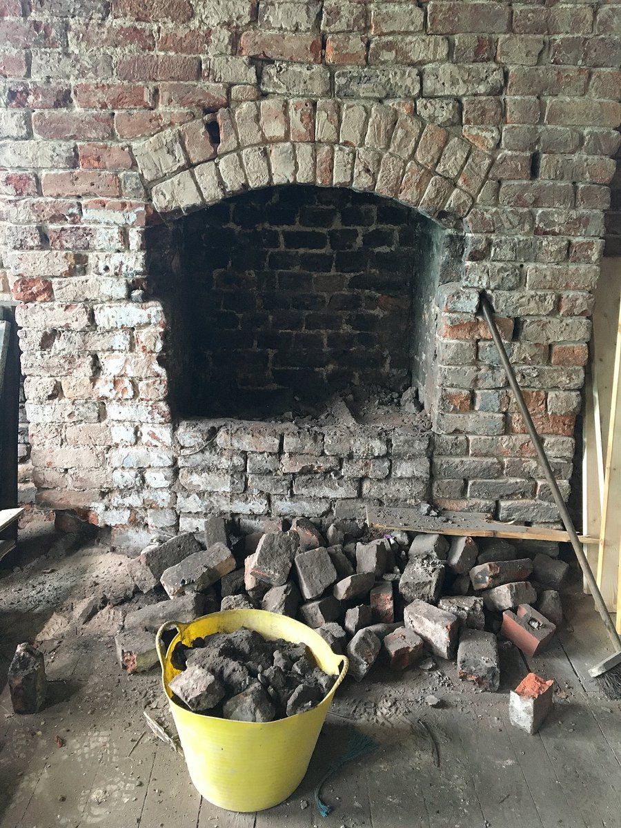 underbanks_sk's tweet photo. Take a look inside 13 Little Underbank! 👀

Scaffolding is up and restoration of the Grade II listed building is now underway.

#RediscoveringTheUnderbanks @KelsallArch @MaysandLtd @B2PMLtd @HeritageFundUK https://t.co/bbCh7d0zVH