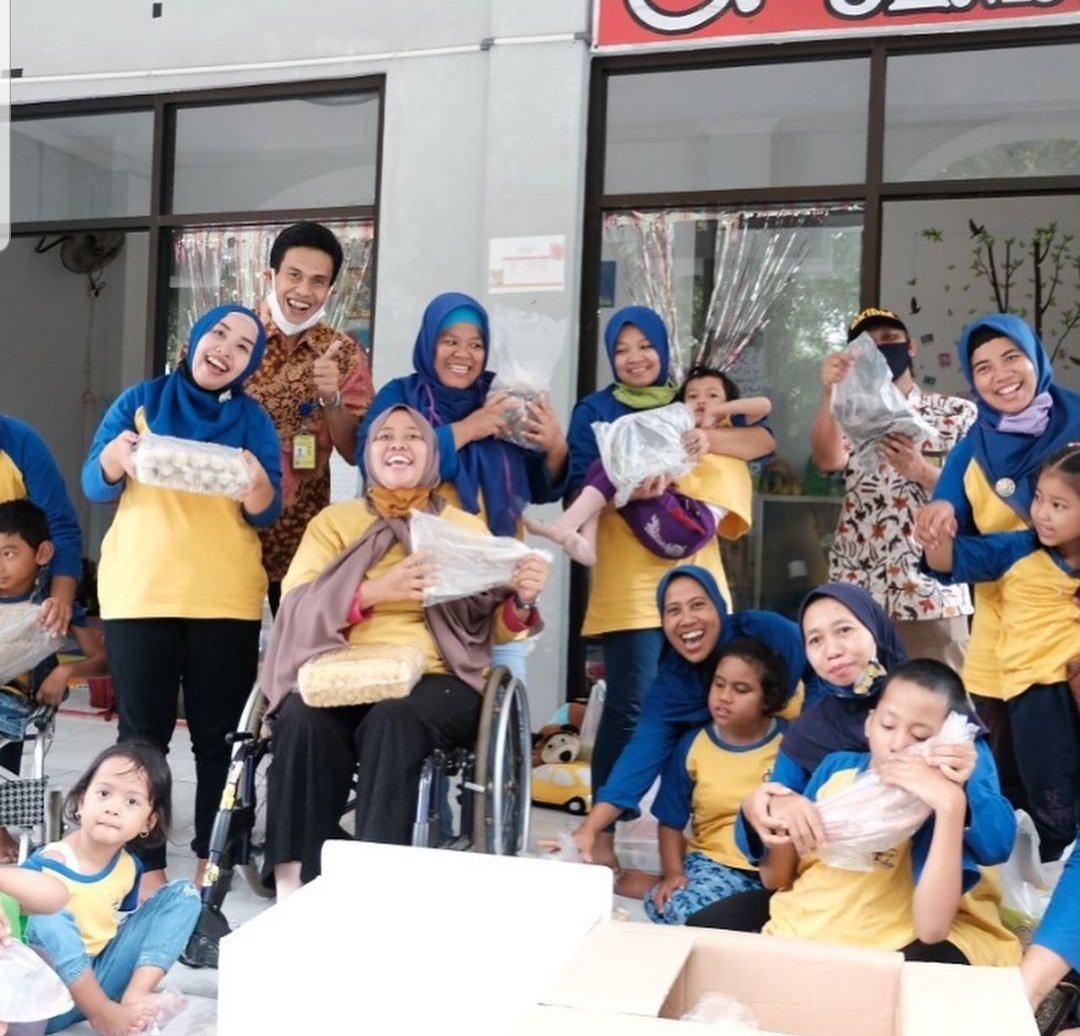bppmhkp's tweet photo. Yuk dukung @PerdanaGatot, Ka @bkipmsemarang utk mjd kandidat #PNSInspiratif2020 pd pemilihan #AnugerahASN2020 yg diselenggarakan @kemenpanrb, krn beliau sbg penggagas utk menggemari Makan Ikan Yang Sehat&amp;Bermutu dg gerakan #MakinSehat  😊
@kkpgoid 
@Edhy_Prabowo 
@rinajanwar2201 https://t.co/kPvbooEsHW