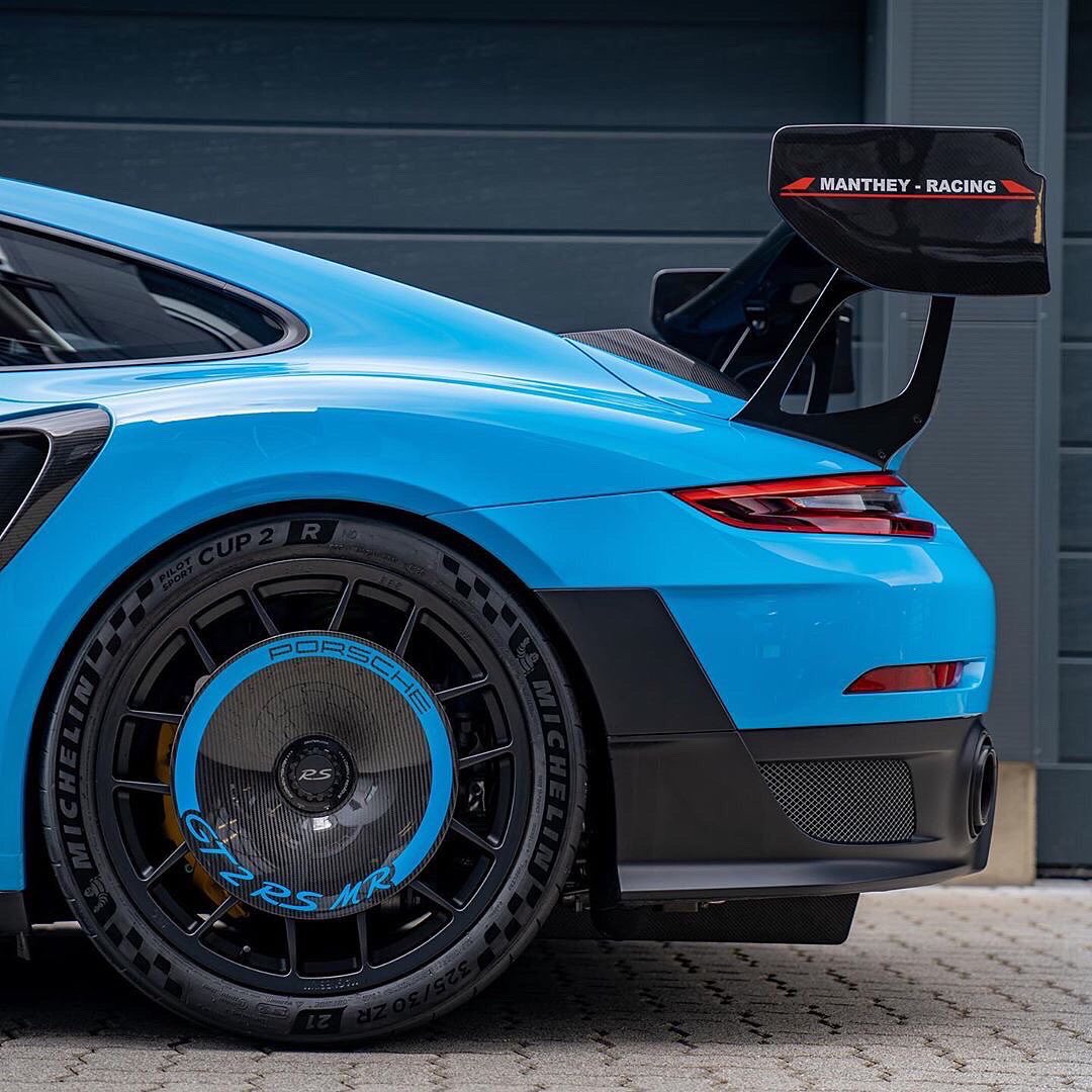 Porsche911UK's tweet photo. Rocking in with a #RiveraBlue shade, it’s @manthey_racing record breaking #GT2RS https://t.co/pLsNdZFATc