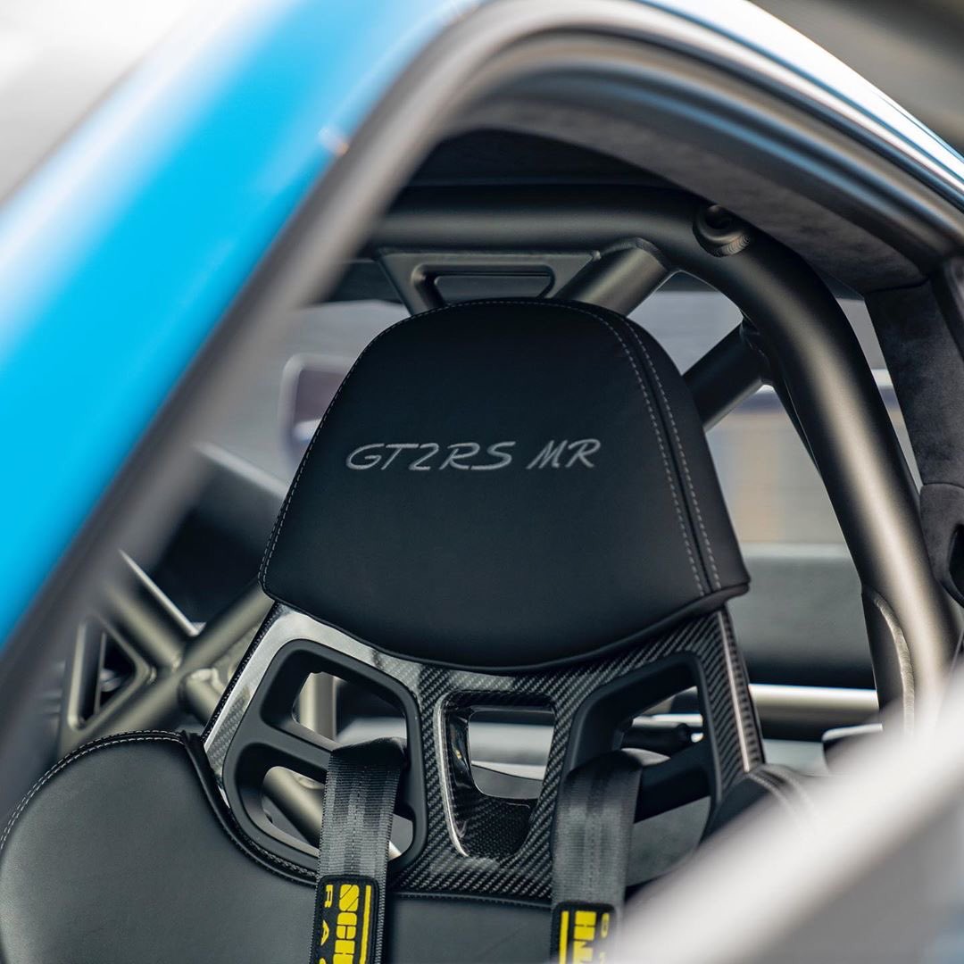 Porsche911UK's tweet photo. Rocking in with a #RiveraBlue shade, it’s @manthey_racing record breaking #GT2RS https://t.co/pLsNdZFATc