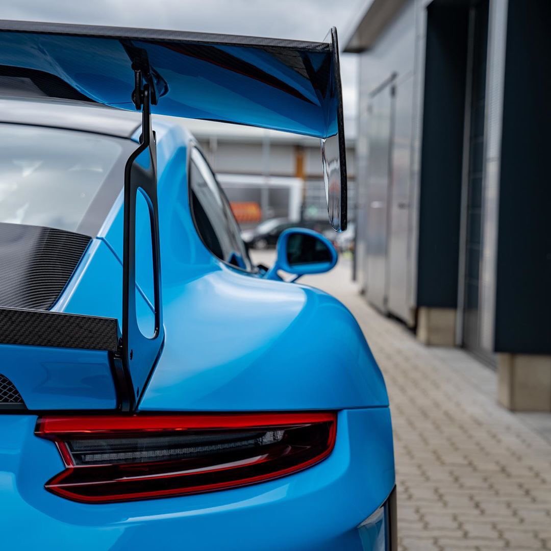 Porsche911UK's tweet photo. Rocking in with a #RiveraBlue shade, it’s @manthey_racing record breaking #GT2RS https://t.co/pLsNdZFATc