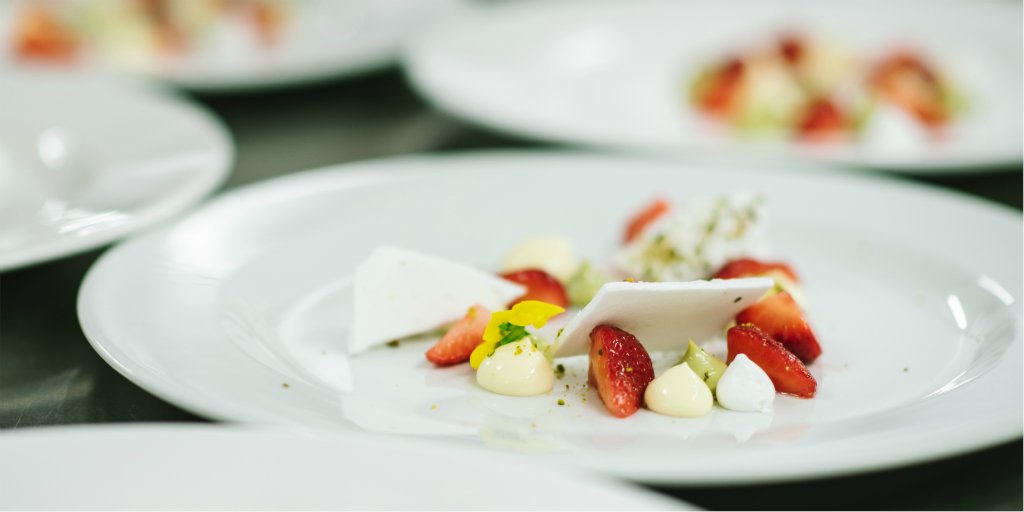 ExeterCollege's tweet photo. We're excited to announce that our fantastic @34Restaurant will be open to the public once more on Monday 21st September. ๐โญ๏ธ
Bookings can be taken via email on ๐
thirty-four@exe-coll.ac.uk
We are very excited to welcome you back soon.๐
#ExeCollProud #ExeCollTogether https://t.co/tFoCuhADfI