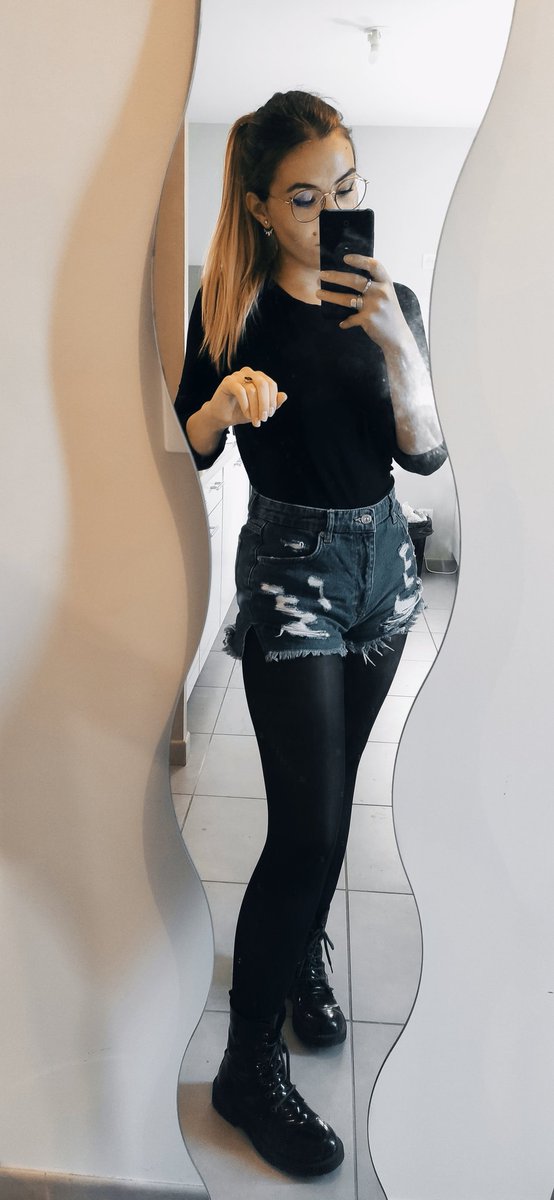Krolyne07's tweet photo. Miroir sale https://t.co/9O15rjbNFJ