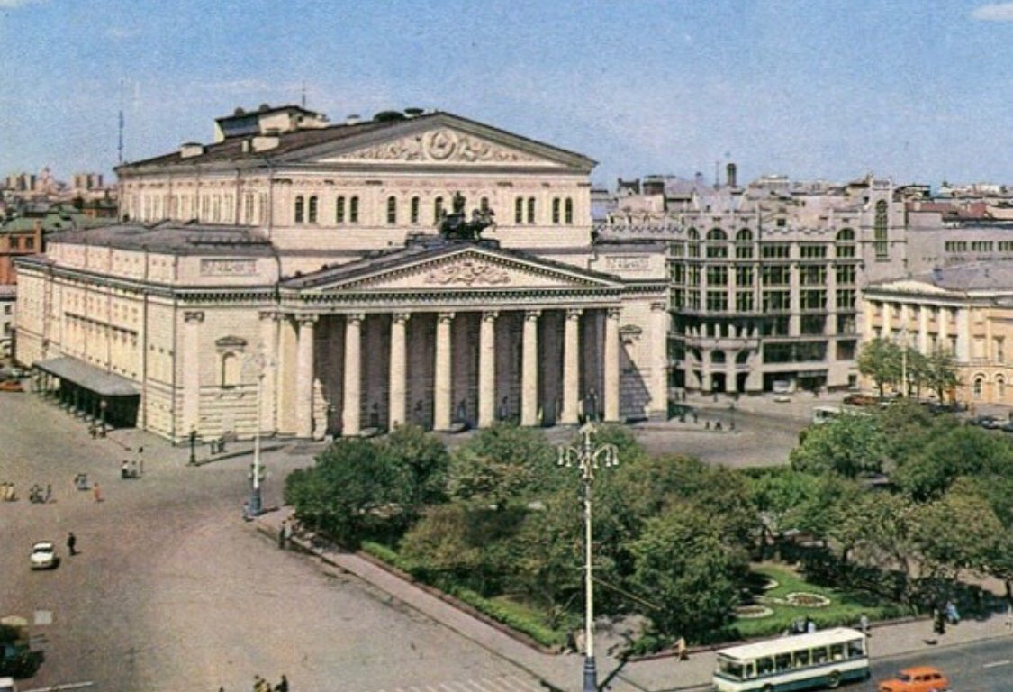 sovieight's tweet photo. The bigger the better
🎭 Bolshoi Theatre in Soviet Mocsow
#SovietMoscow #BolshoiTheatre #USSR #Soviet #Moscow #Sovieight #Sovi8 #SovietArchitecture https://t.co/3hhz4whpVD