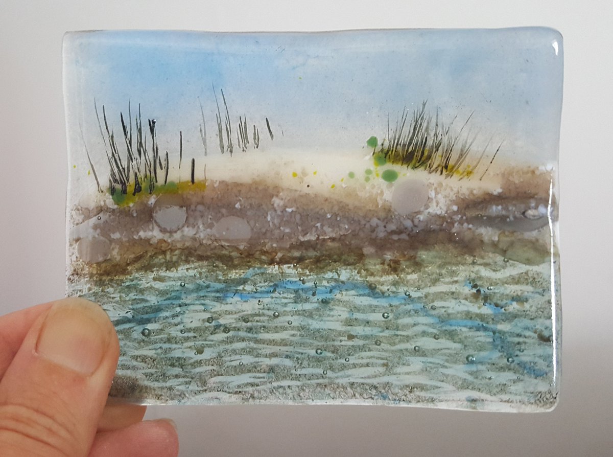 KoruArtsGlass's tweet photo. This lovely new piece is now available online through Etsy.   Hand painted fused glass soap dish inspired by the beautiful West Sussex Coastline. https://t.co/tt1MmuRJxM