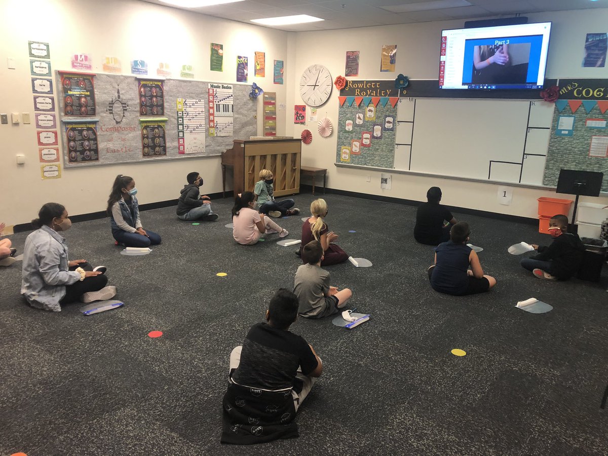TLCast22's tweet photo. Great to welcome students back! Specials this morning PE and Music. #garlandisd1stday @Rowlett_Bobcats https://t.co/pzL41L1tUh