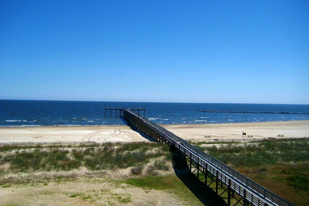 18. LOUISIANA (Grand Isle State Park)  https://viewfinder.expedia.com/10-most-beautiful-places-in-louisiana/